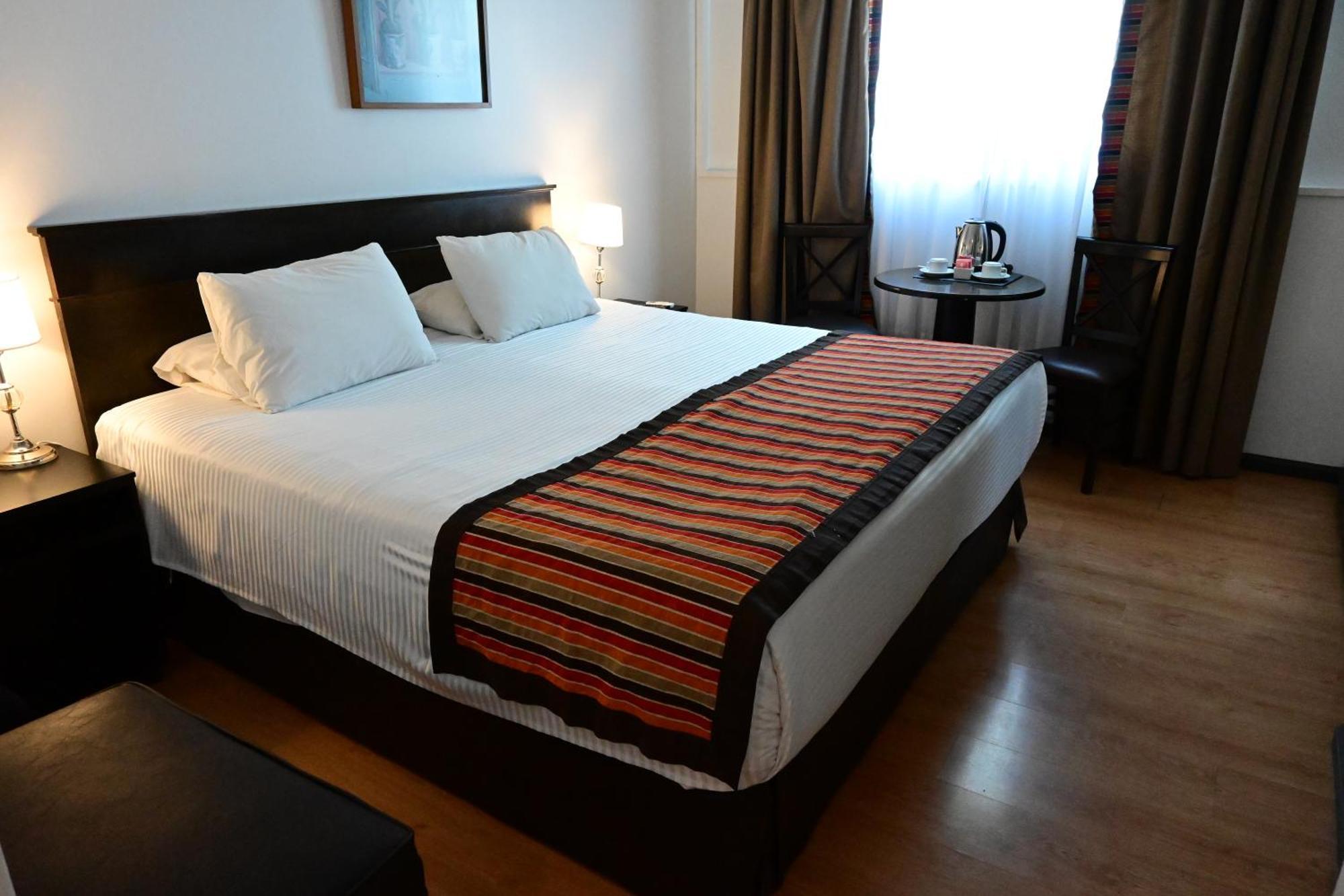 Hotel Mendoza Buitenkant foto