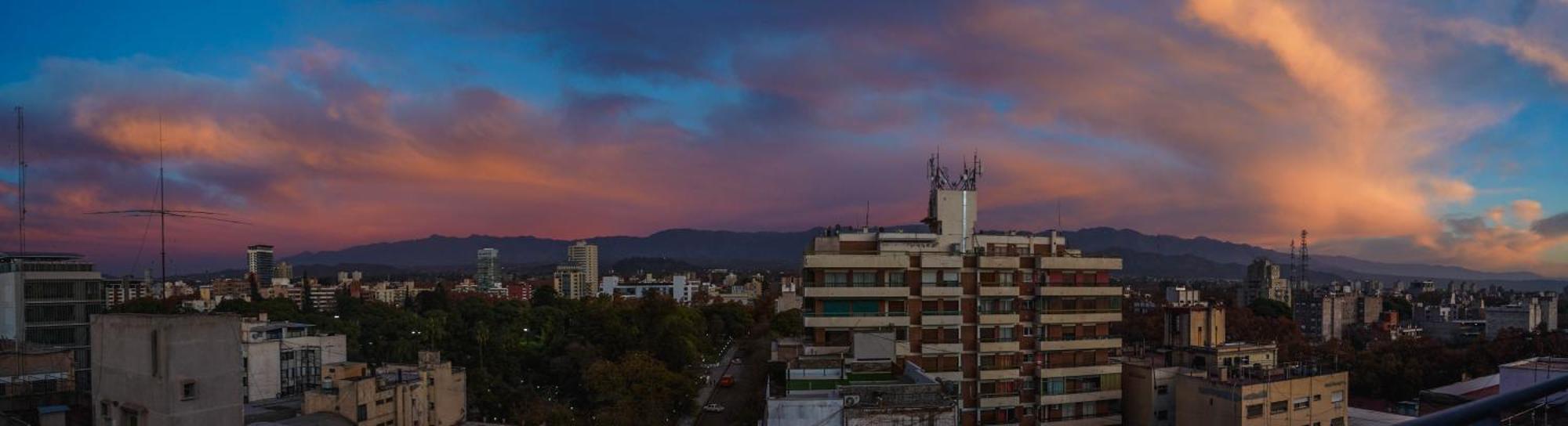 Hotel Mendoza Buitenkant foto